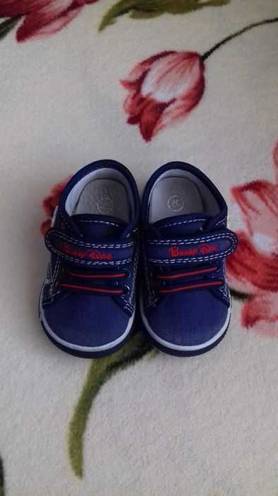 Продам мокасины для малыша