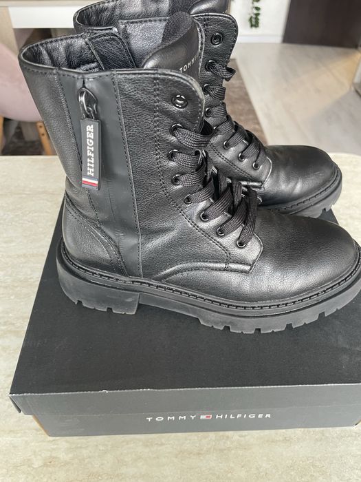 Детски боти на Tommy Hilfiger