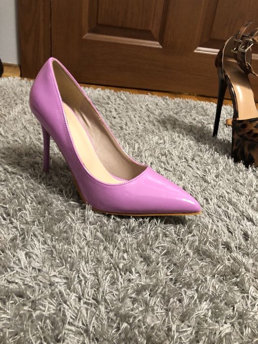 Нови розови ниски токчета 38 номер