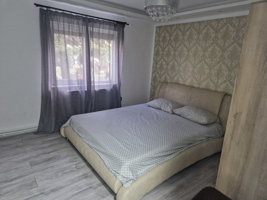 Închiriez apartament în regim hotelier zona Miorița,  Banca Națională
