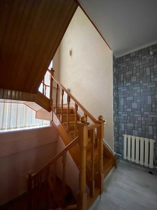 Продам коттедж в центре