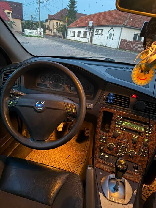 Vând urgent Volvo s60 D5 an 2003