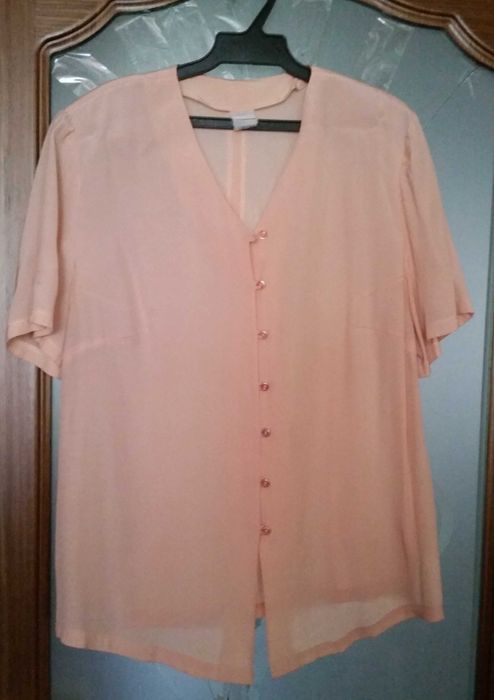 Продам женскую блузку