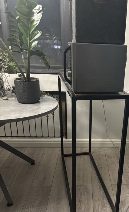 Продам консоль металлическую