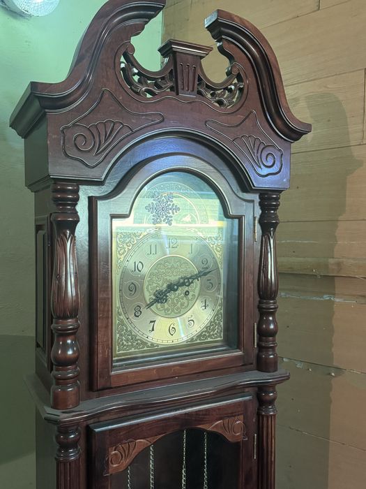 Продам напольные часы почти новые