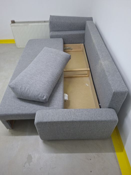 Canapea extensibila cu ladă stare bună 450lei