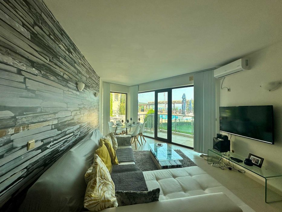 Продава се Тристаен апартамент в с. Топола, Област Добрич - 91 кв.м за 989 €/кв.м - Снимка #1