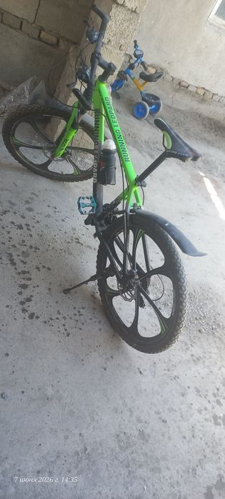 Velosipet spartivniy