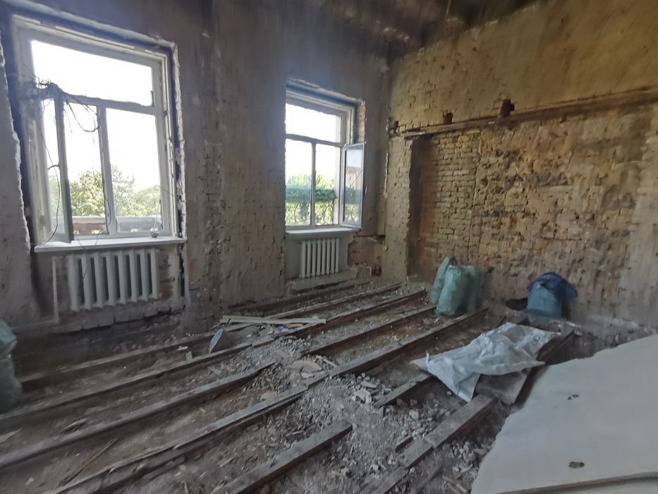 Демонтаж квартир и домов качественно и быстро чистка краски и обой