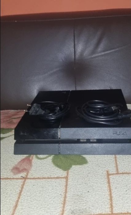PS4 in stare buna 500gb cu o maneta și FIFA 25