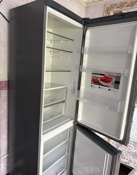 Холодильник почти новый