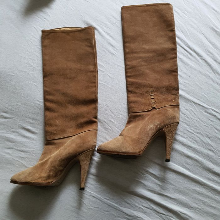 Cizme inalte din piele intoarsa