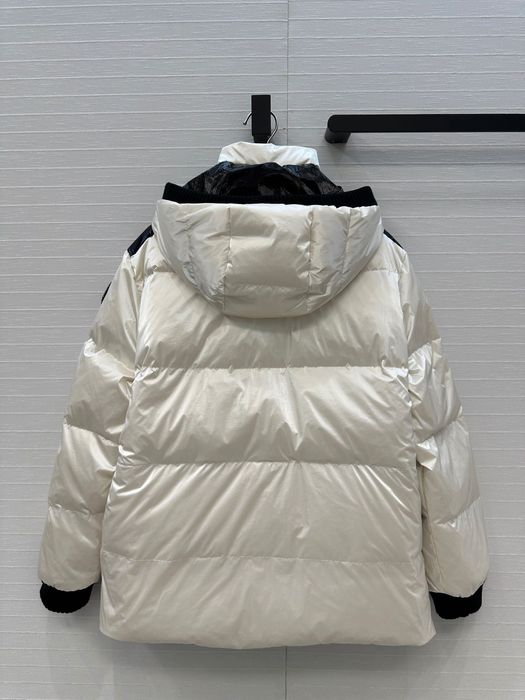 Зимно яке Chanel от колекцията Coco Neige