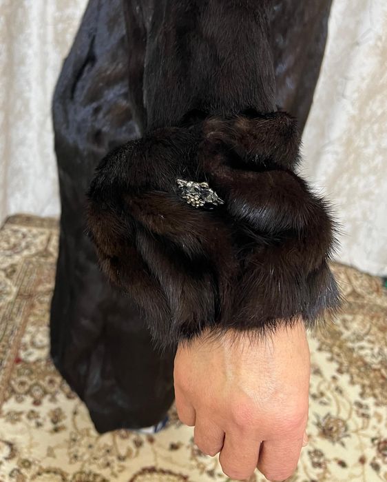 Продам шубу норковую