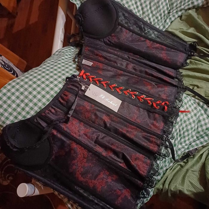 Corset nou cu eticheta