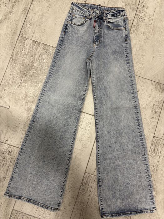 Дънки Dsquared ..