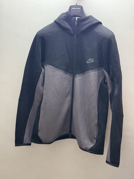 Висок клас тениски.Налични размери S,M,L,Xl,2Xl