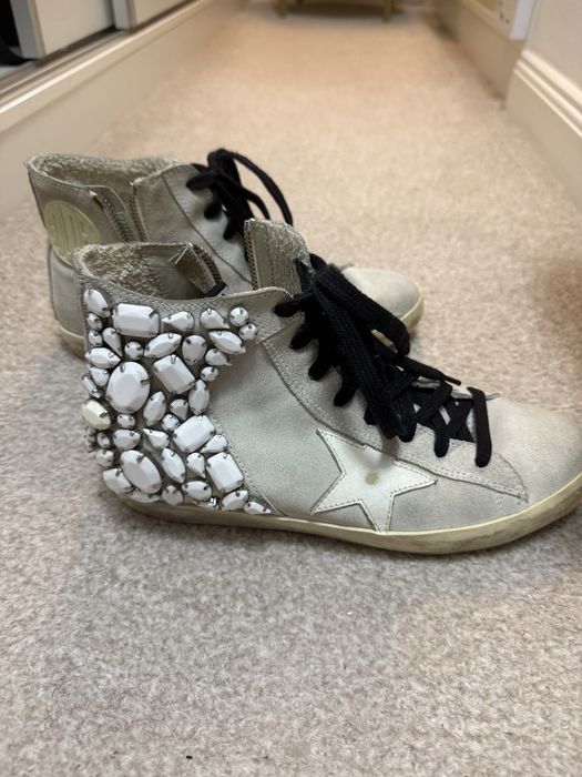 Bascheti Golden Goose