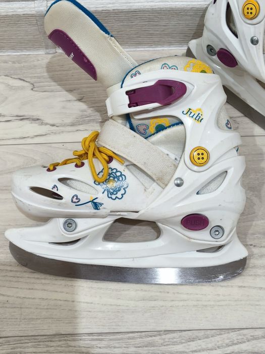 Продам детские коньки