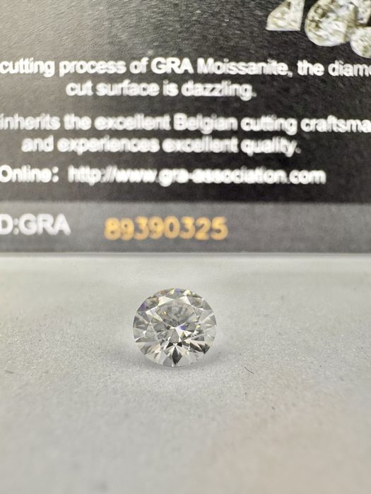 Диамант 0.8 карата , мойсанит за бижу и подарък