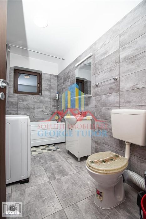 Apartament 2 camere total decomandat + parcare privata, Str. Acvilei 4