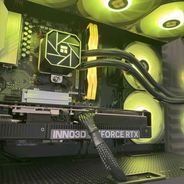 ЛИЗИНГ! Нова геймърска машина Ryzen 7 9700X | RTX 5070 | 32GB DDR5