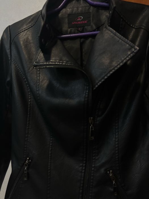 Продам женскую кожанку