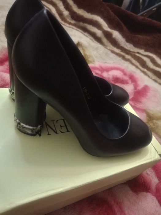 Продам туфли красивые