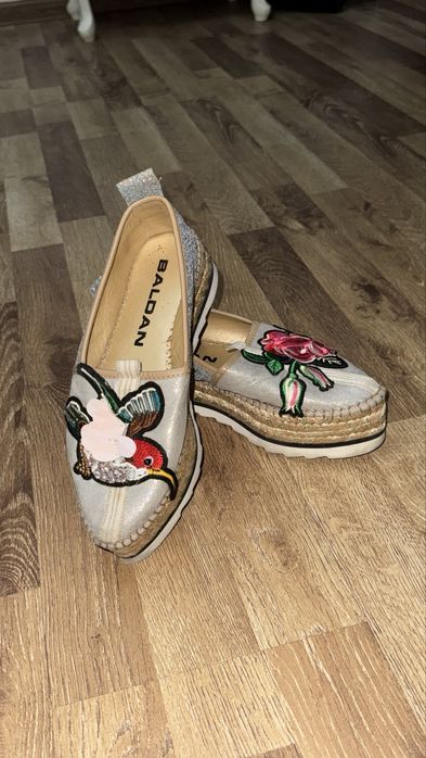 Продаетсв Обувь в хорошем качестве