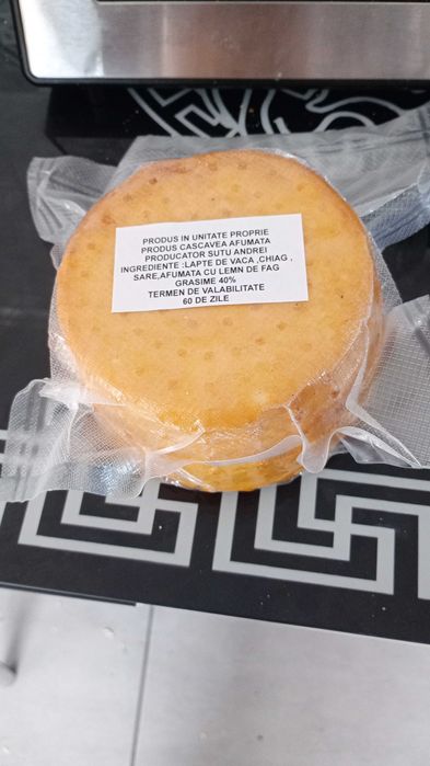 Cascavea și telemea de vaca și brânză de burduf