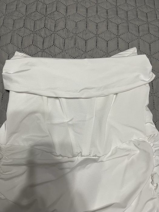 Бяла рокля Trendyol