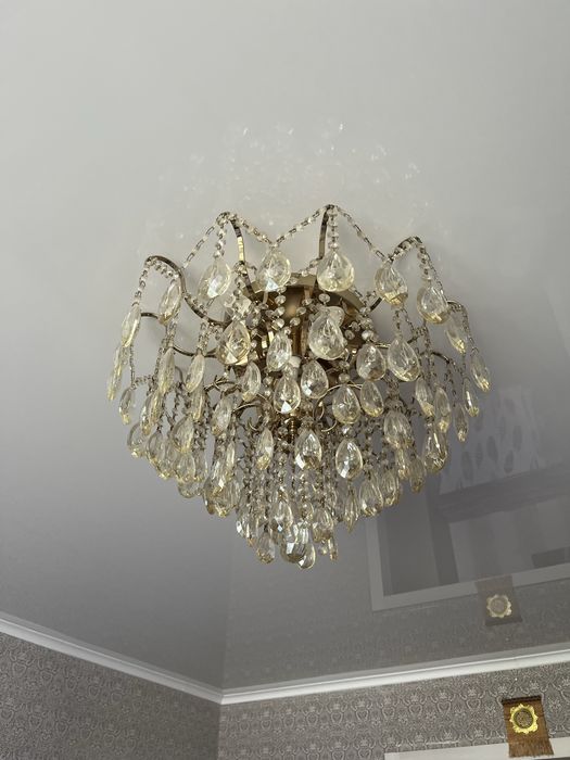 Продам люстру . Состояние отличное