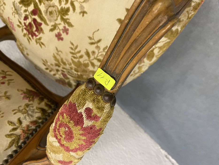 Френско бароково кресло от дъб