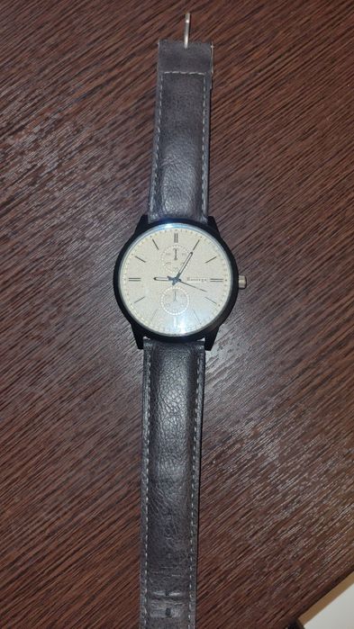 Часы мужские водонипроницаемые