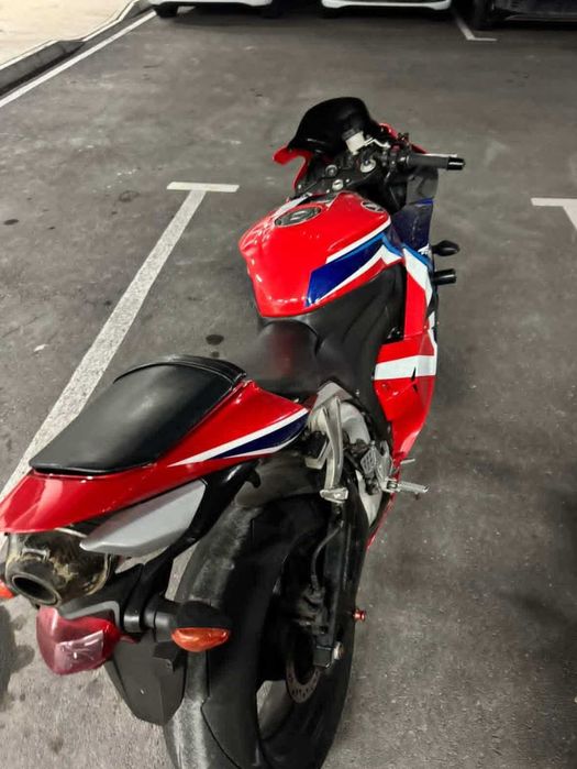 Motosikl Honda cbr600RR