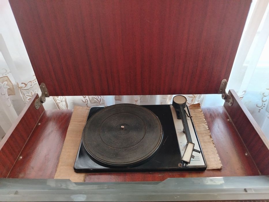 Radio plastinka sotiladi