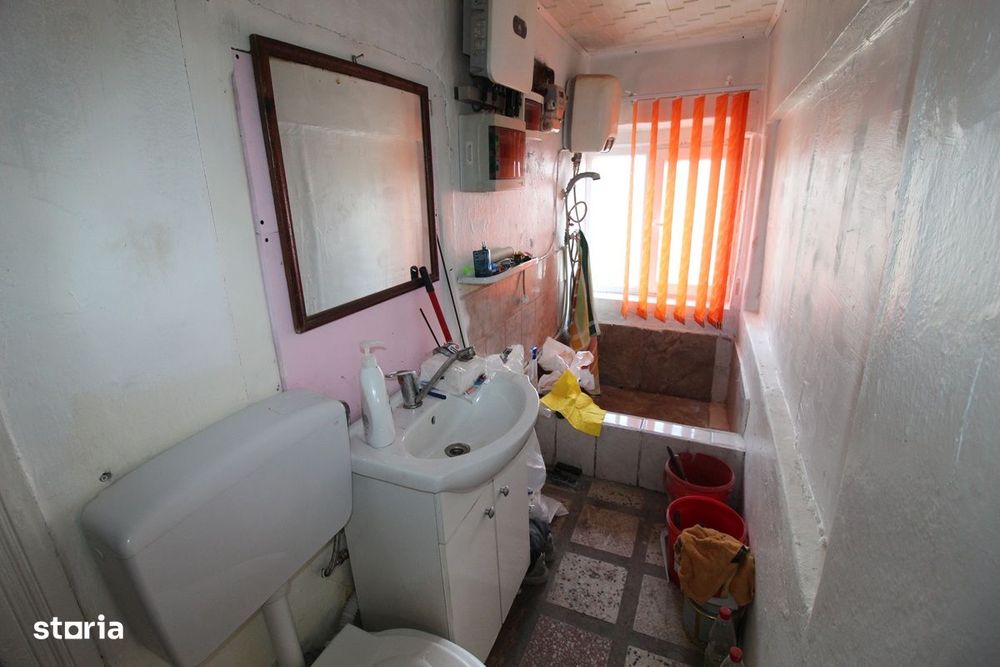 Vând casă în Măceu/Bretea Română, P+Pod, suprafață teren 329mp...