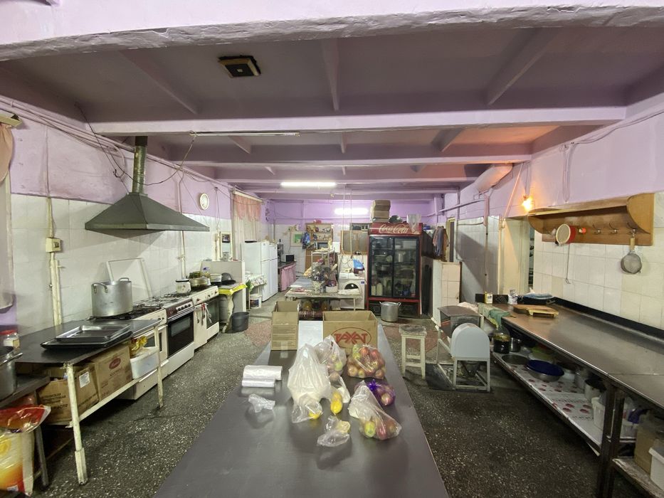 Продам кафе в центре города