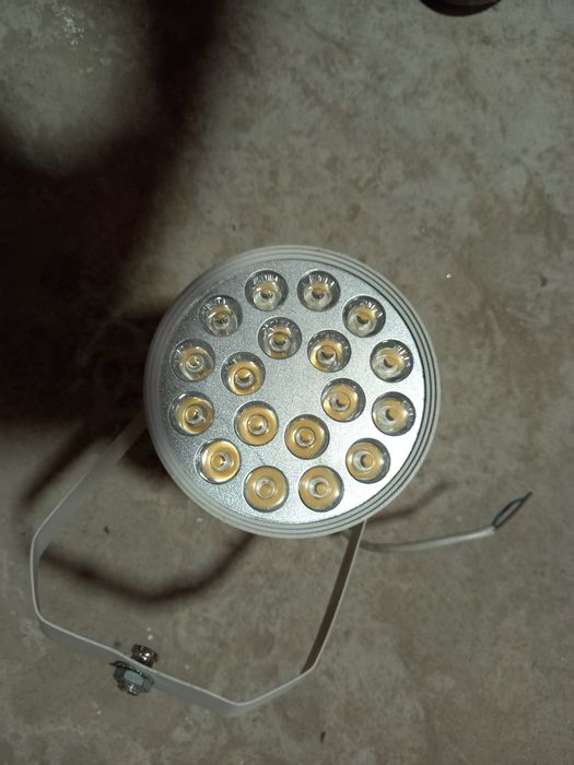 Споты потолочные продам