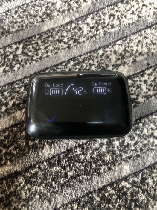 Căști wireles+power bank și lanternă