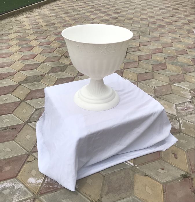 Вазы пластмассовые