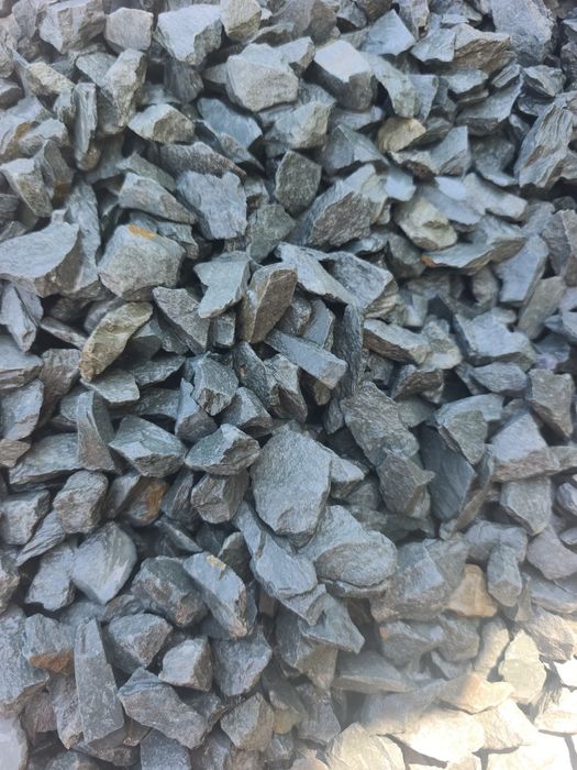 Granit gri antracit și calcar alb gălbui bej piatra naturala decorativa sparta, granit rosu caramiziu piatra naturala pentru garduri gabioane grătare