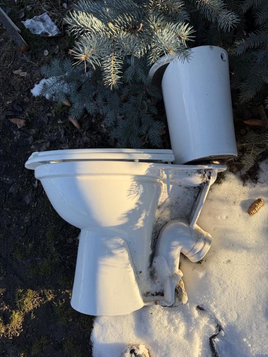 Продам унитаз с бочкой