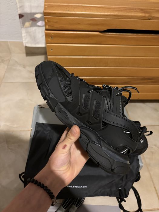 Balenciaga track
