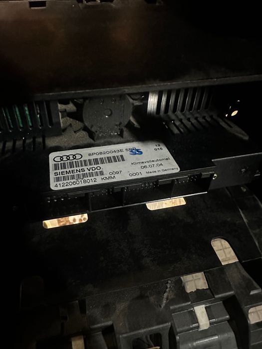 Единичен дин с климатроник за ауди а3 8п