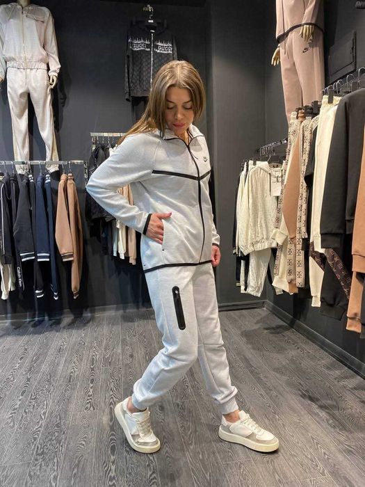 Унисекс екипи различни размери