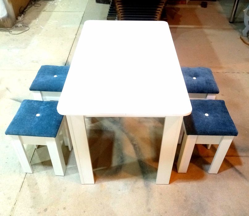 Продам новый стол 4 табуретки!