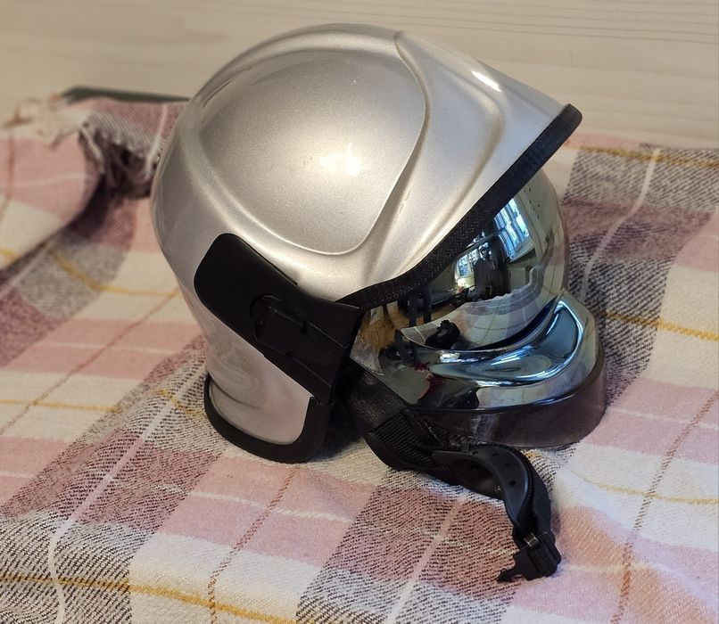 Casca pompier cu vizor dublu, noua, Made in italy