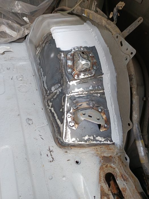 Servicii de tinichigerie/sudură auto