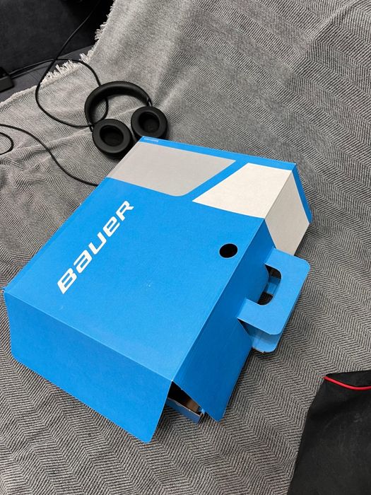 Продаём новые коньки bauer